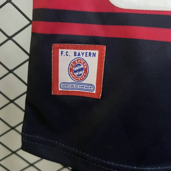 Bayern Munich 1997-99 Home Kids Kit - Image 3