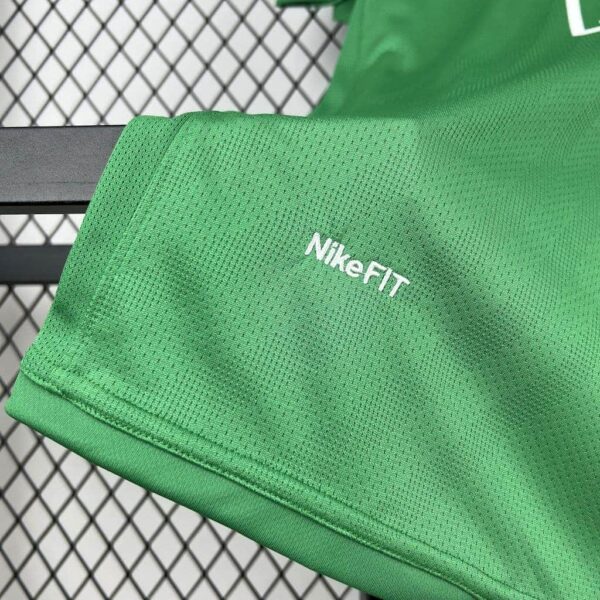 Manchester United 2007-08 Green Goalkeeper Retro Jersey - Image 3