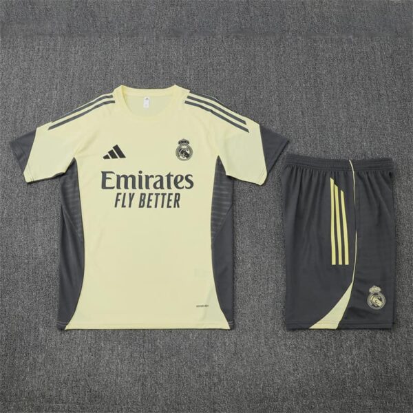 Real Madrid 2025-26 Yellow Short Sleeve Training Kit - Image 3