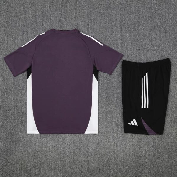 Manchester United 2025-26 Purple Short Sleeve Training Kit - Image 4