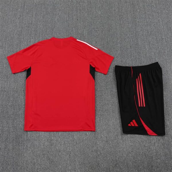 Manchester United 2025-26 Red Short Sleeve Training Kit - Image 4