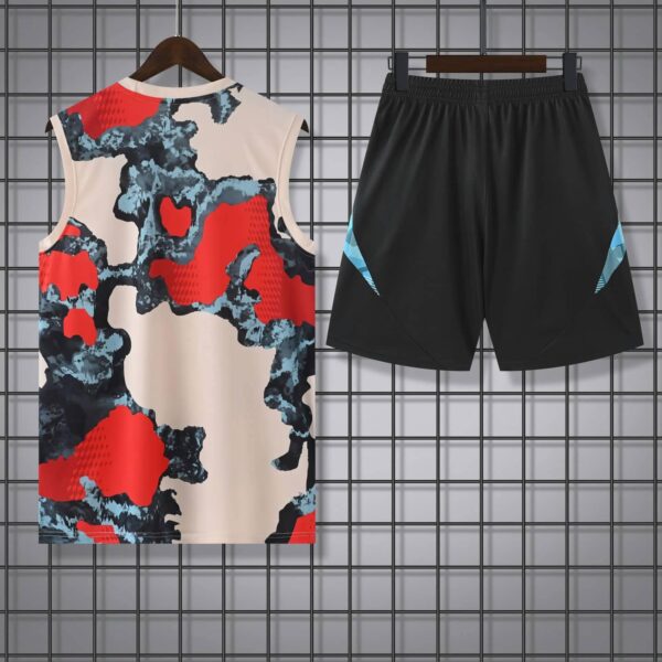 Bayern Munich 2025-26 White Camo Vest Training Kit - Image 4