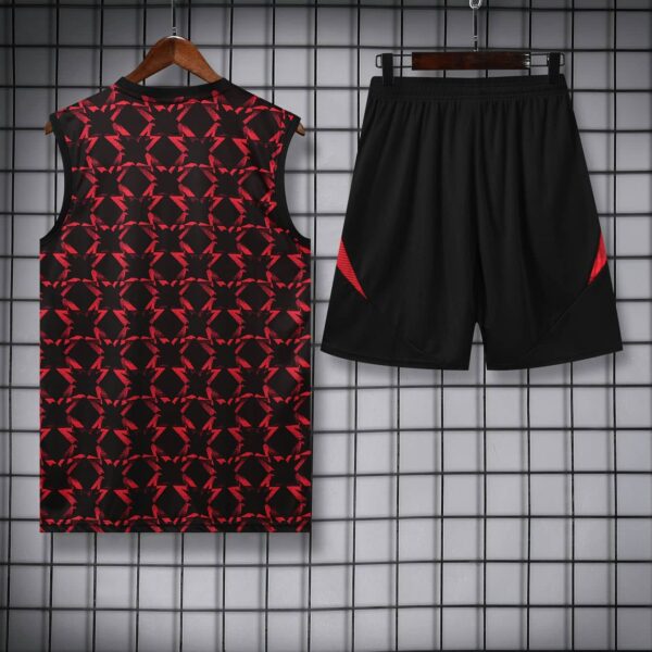 Manchester United 2025-26 Black Geometric Vest Training Kit - Image 4