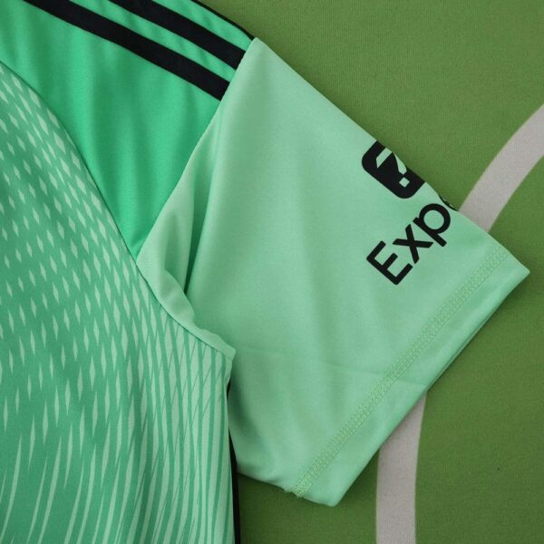 Liverpool 2025-26 Green Goalkeeper Jersey - Image 4