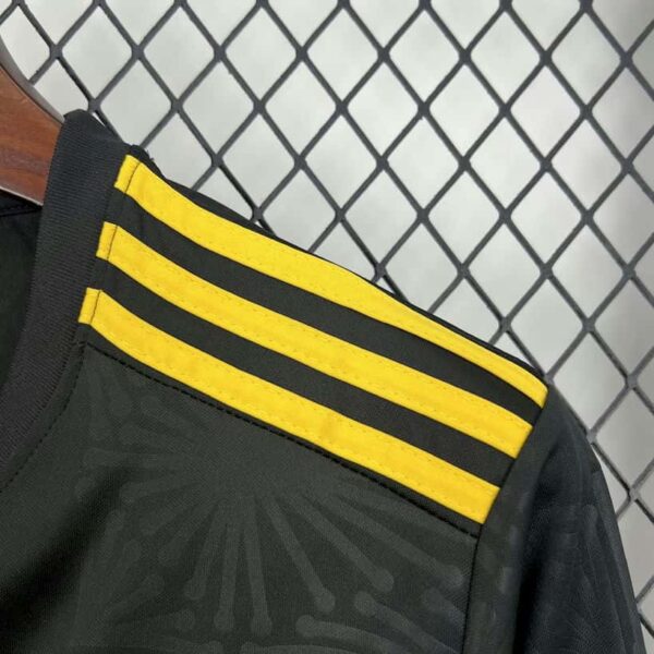 Mexico 2025-26 Gold Black Special Edition Jersey Fan Version - Image 4