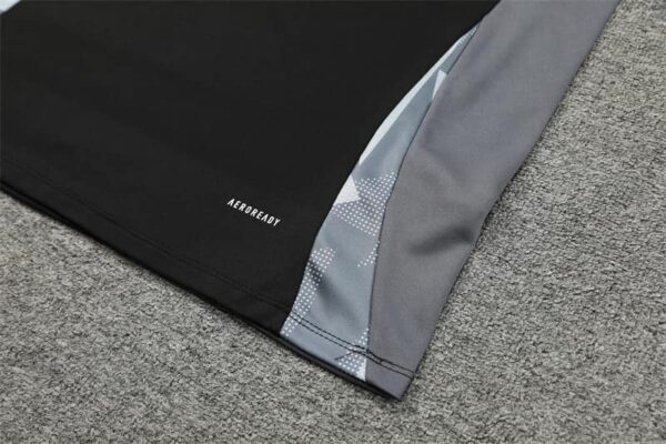 Italy 2024-25 Black Half Zip Long Sleeve Training Kit - Image 5