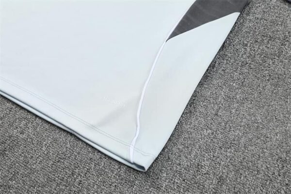 Japan 2025-26 Light Grey Half Zip Long Sleeve Training Kit - Image 5
