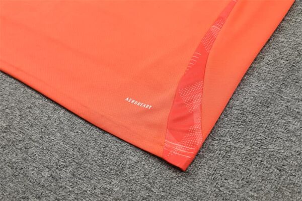 Manchester United 2024-25 Orange Short Sleeve Training Kit - Image 5
