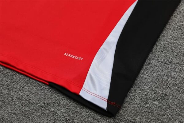 Manchester United 2024-25 Red Half Zip Long Sleeve Training Kit - Image 5