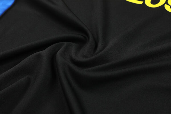 Manchester United 2025-26 Black Half Zip Long Sleeve Training Kit - Image 5