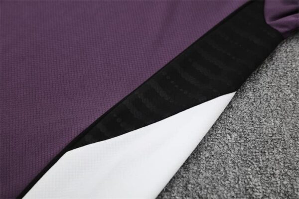 Manchester United 2025-26 Purple Short Sleeve Training Kit - Image 5