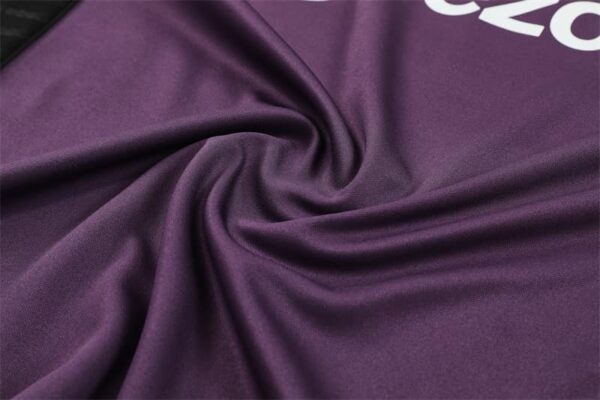 Manchester United 2025-26 Purple Half Zip Long Sleeve Training Kit - Image 5
