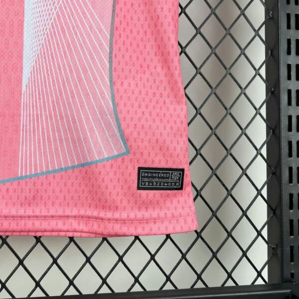 Barcelona 2025-26 Pink Special Edition Kids Kit - Image 5