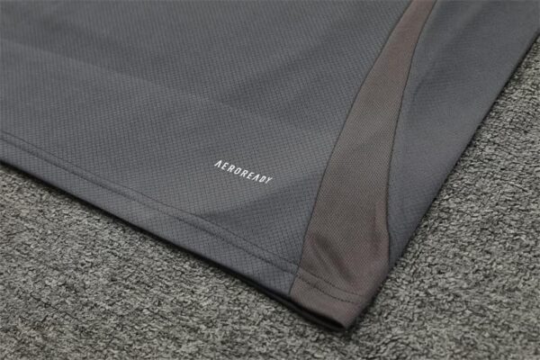 Real Madrid 2024-25 Dark Grey Short Sleeve Training Kit - Image 5
