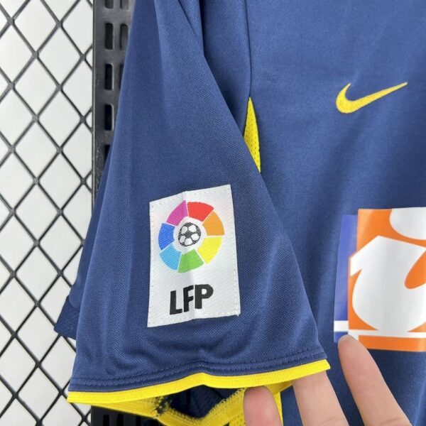 Atletico Madrid 2002-03 Away Retro Jersey - Image 5