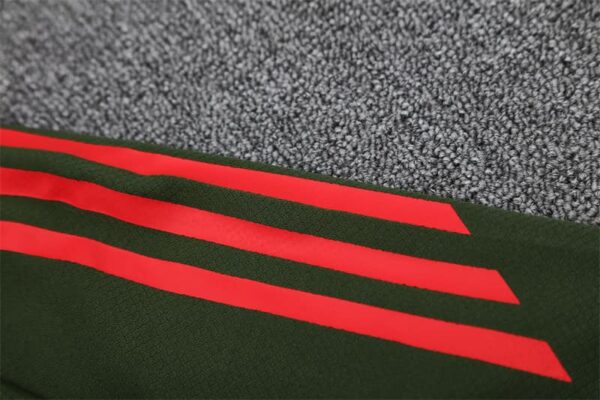 Bayern Munich 2025-26 Green Short Sleeve Training Kit - Image 5