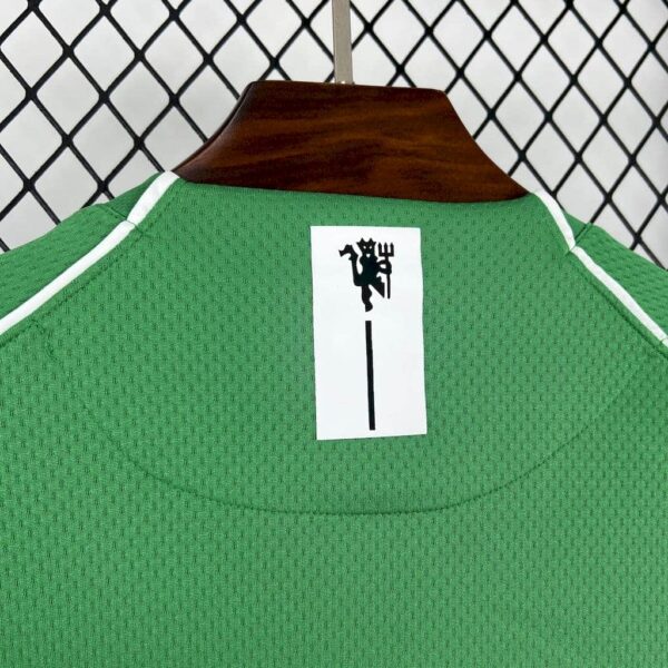 Manchester United 2007-08 Green Long Sleeves Retro Goalkeeper Jersey - Image 5