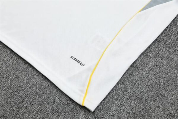 Real Madrid 2025-26 White Short Sleeve Training Kit - Image 5