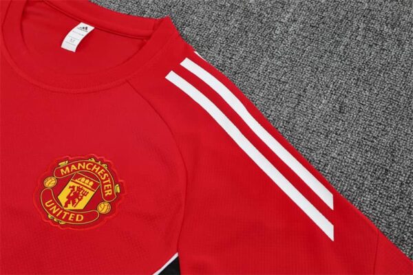 Manchester United 2025-26 Red Short Sleeve Training Kit - Image 6