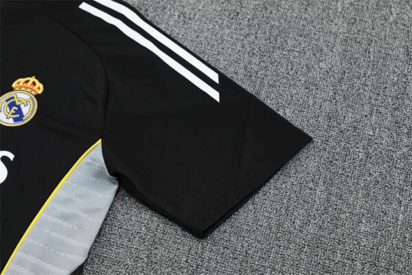 Real Madrid 2025-26 Black Short Sleeve Training Kit - Image 6