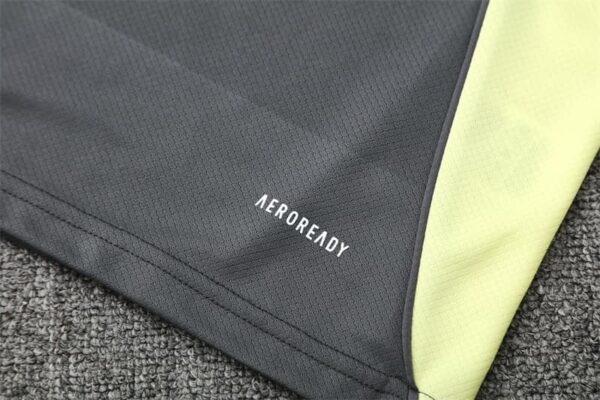 Real Madrid 2025-26 Dark Grey Short Sleeve Training Kit - Image 6
