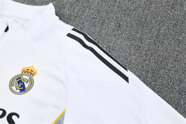 Real Madrid 2025-26 White Half Zip Long Sleeve Training Kit - Image 6