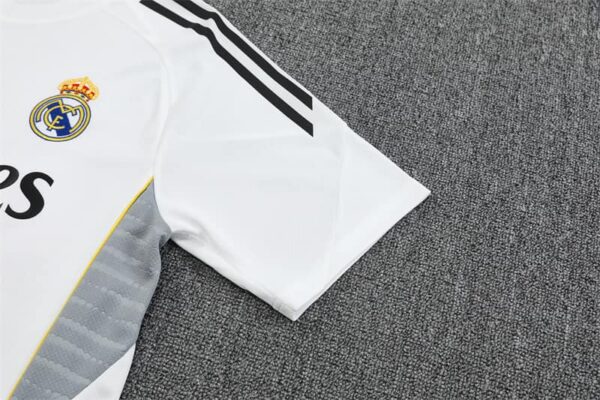Real Madrid 2025-26 White Short Sleeve Training Kit - Image 6