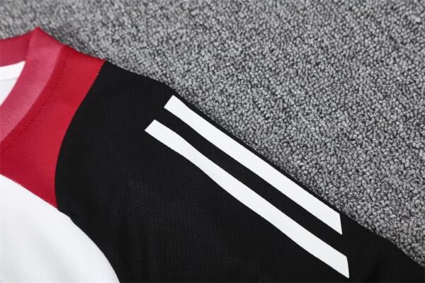 Manchester United 2024-25 White Short Sleeve Training Kit - Image 7