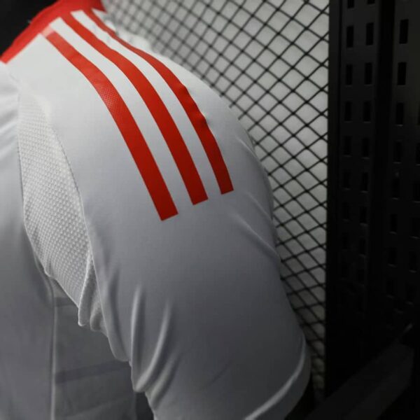Liverpool 2025-26 Away Jersey Player Version - Image 7
