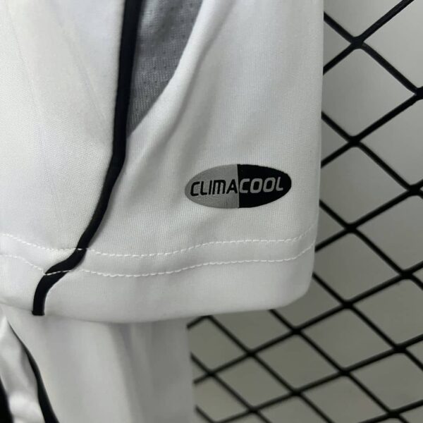 Real Madrid 2006-07 Home Kids Kit - Image 7