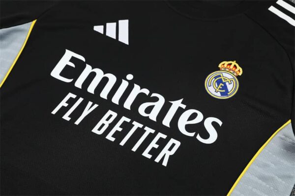Real Madrid 2025-26 Black Short Sleeve Training Kit - Image 7
