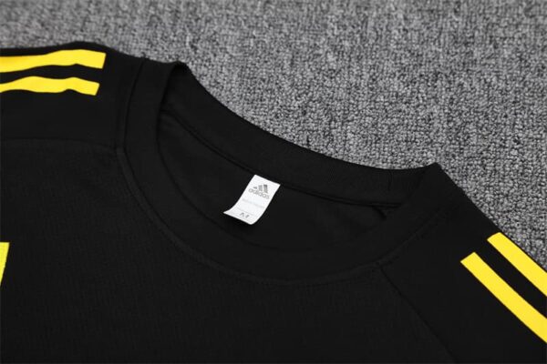 Manchester United 2025-26 Black Short Sleeve Training Kit - Image 8