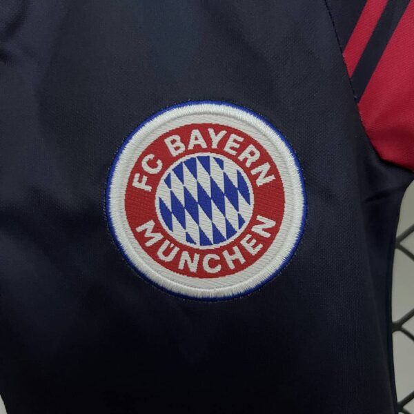Bayern Munich 1997-99 Home Kids Kit - Image 8
