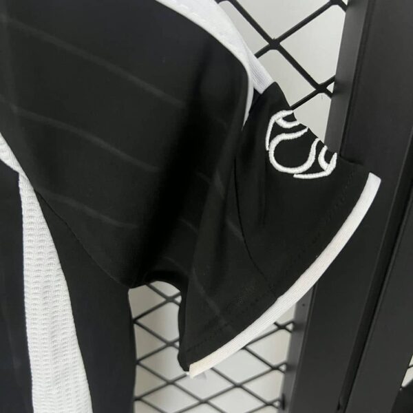 Real Madrid 2006-07 Away Kids Kit - Image 8