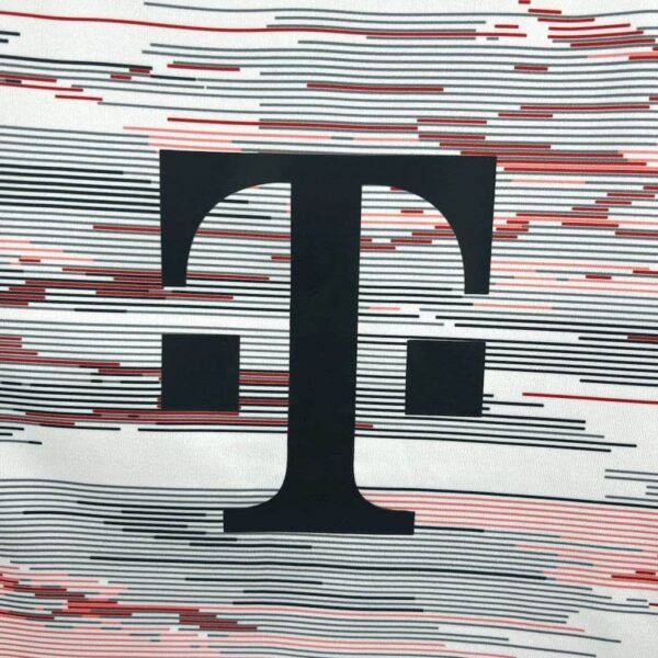 Bayern Munich 2025-26 Away Womens Jersey - Image 9