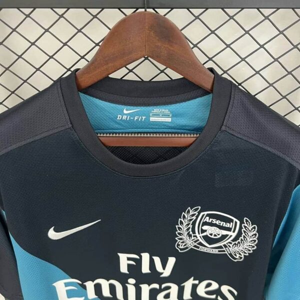 Arsenal 2011-12 Away Retro Jersey - Image 3