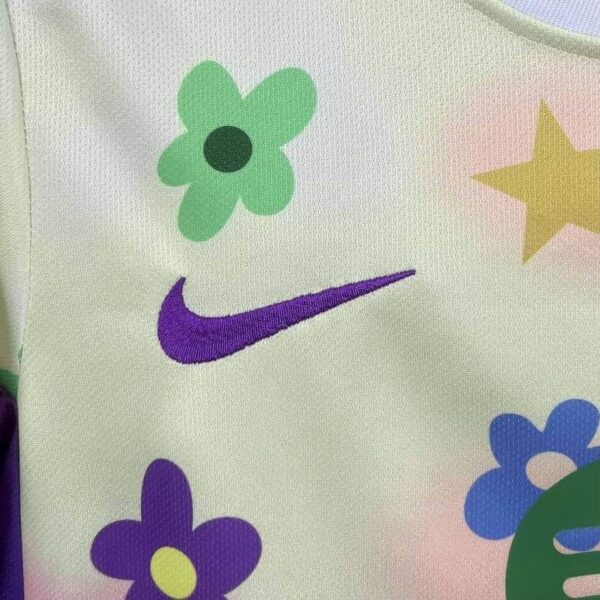 Barcelona 2025-26 Flower Special Edition Kids Kit - Image 4