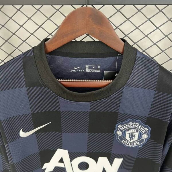 Manchester United 2013-14 Black Long Sleeves Retro Jersey - Image 4