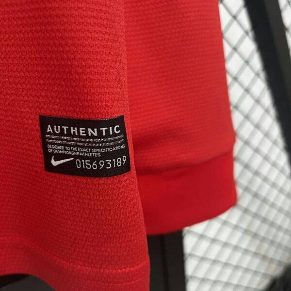 Manchester United 2013-14 Home Long Sleeves Retro Jersey - Image 7