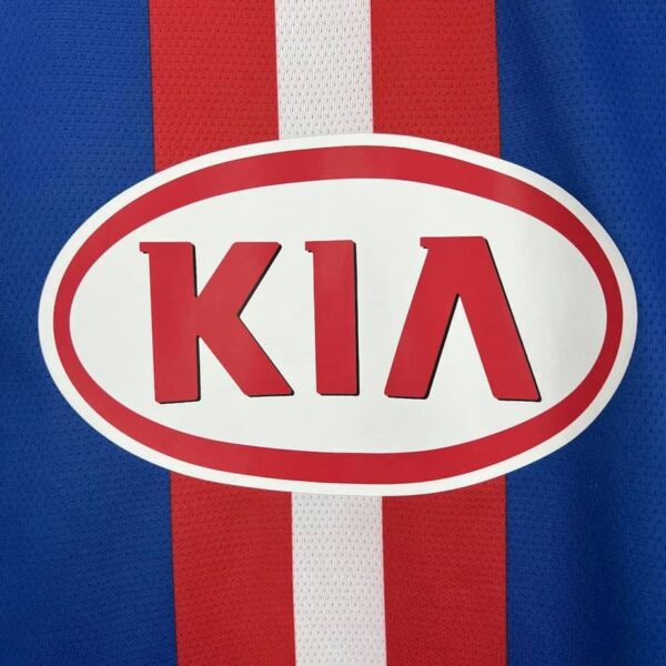 Atletico Madrid 2010-11 Away Retro Jersey - Image 8